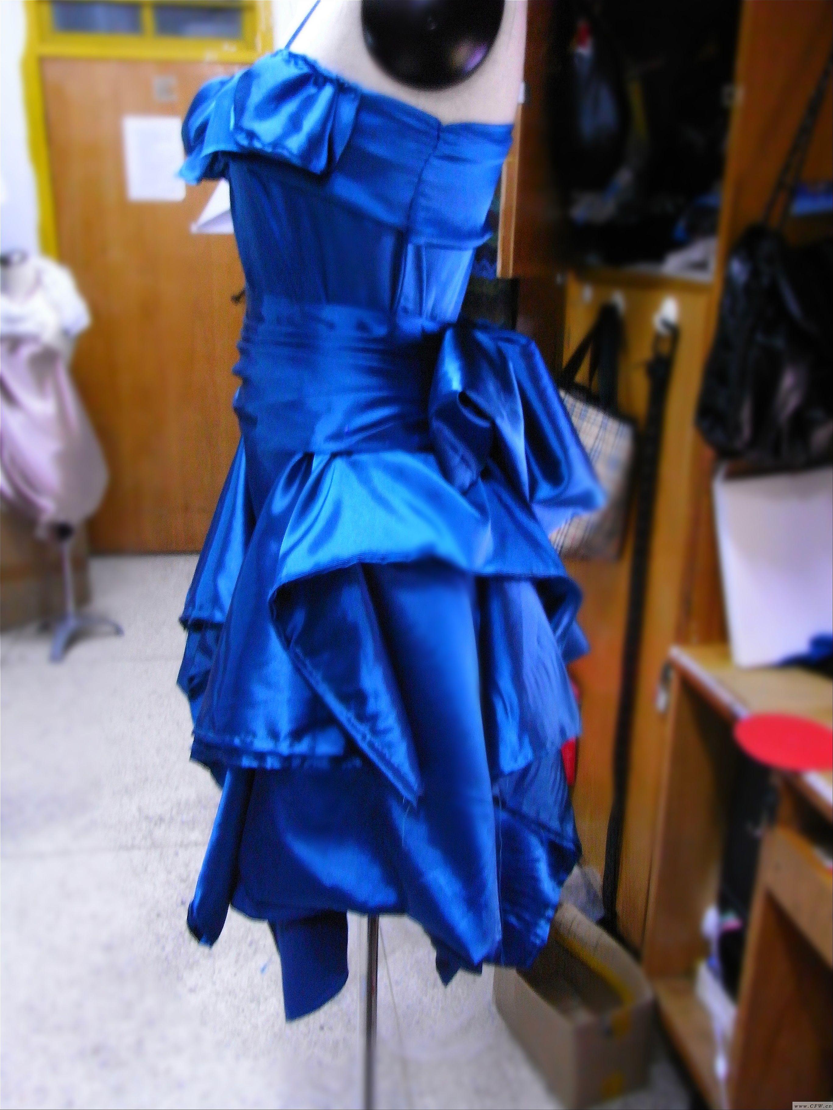 蓝色小礼服 侧面-婚纱礼服设计
